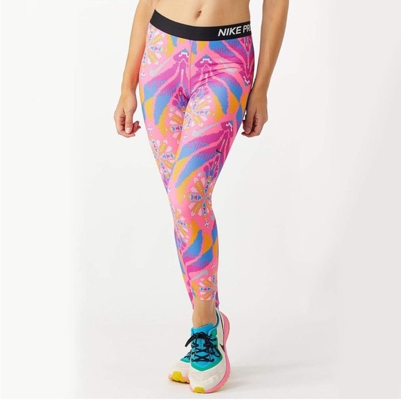 Nike Pants - Nike Womens Pro Fall Pro Femme Print Crop Tight Womens Bv2975-639 size medium
